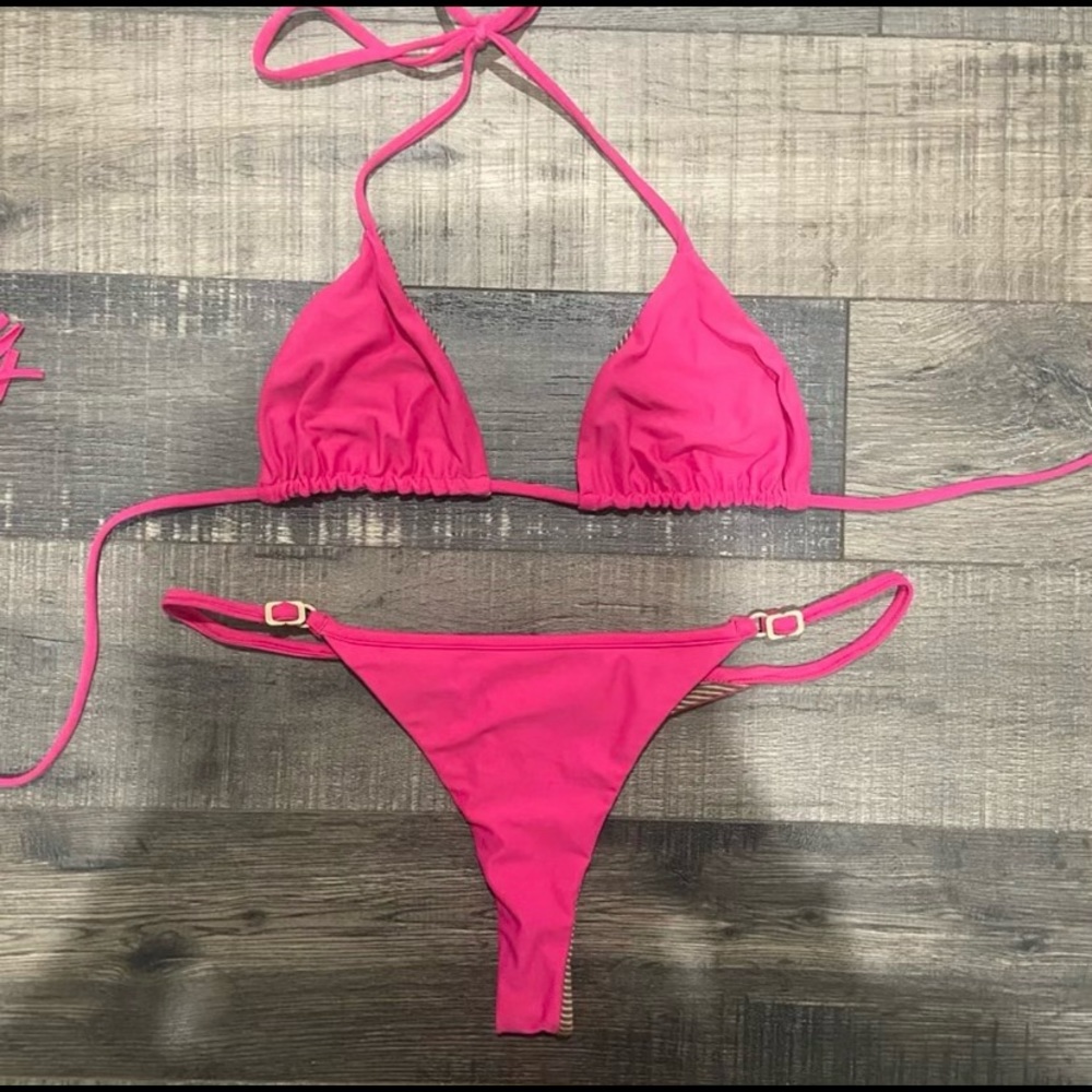Acacia Scarlet Set